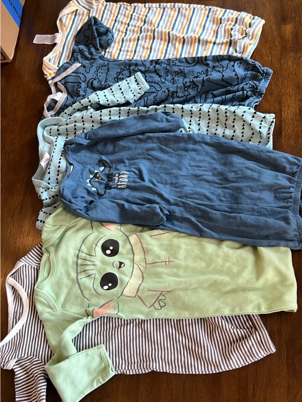 0-6m lot of 6 Gerber and Star Wars Baby Sleepers Dresses